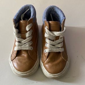 Children’s place cognac and denim sneakers